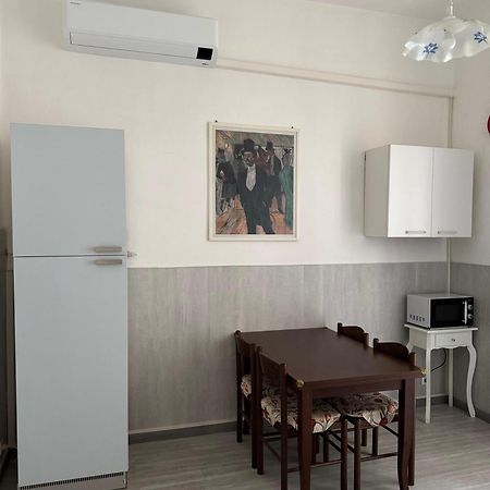 Savona Casa Vacanze Vicino Mare 3 Minuti Wifi מראה חיצוני תמונה