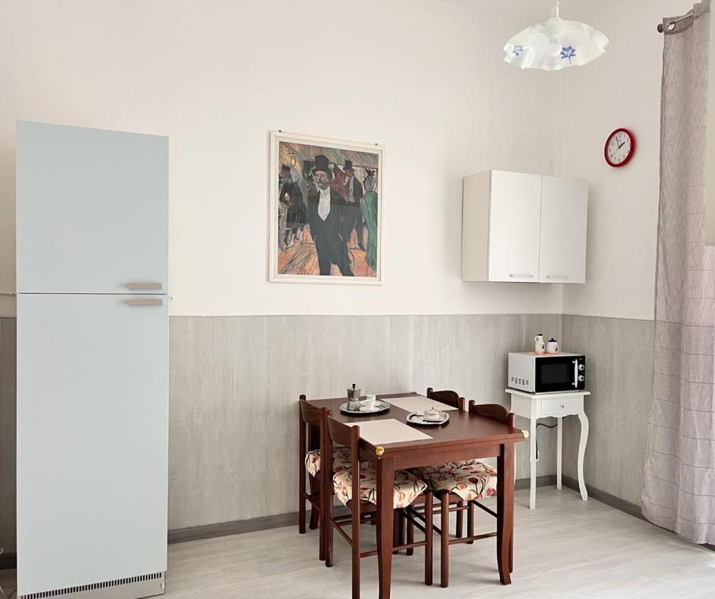 Savona Casa Vacanze Vicino Mare 3 Minuti Wifi מראה חיצוני תמונה